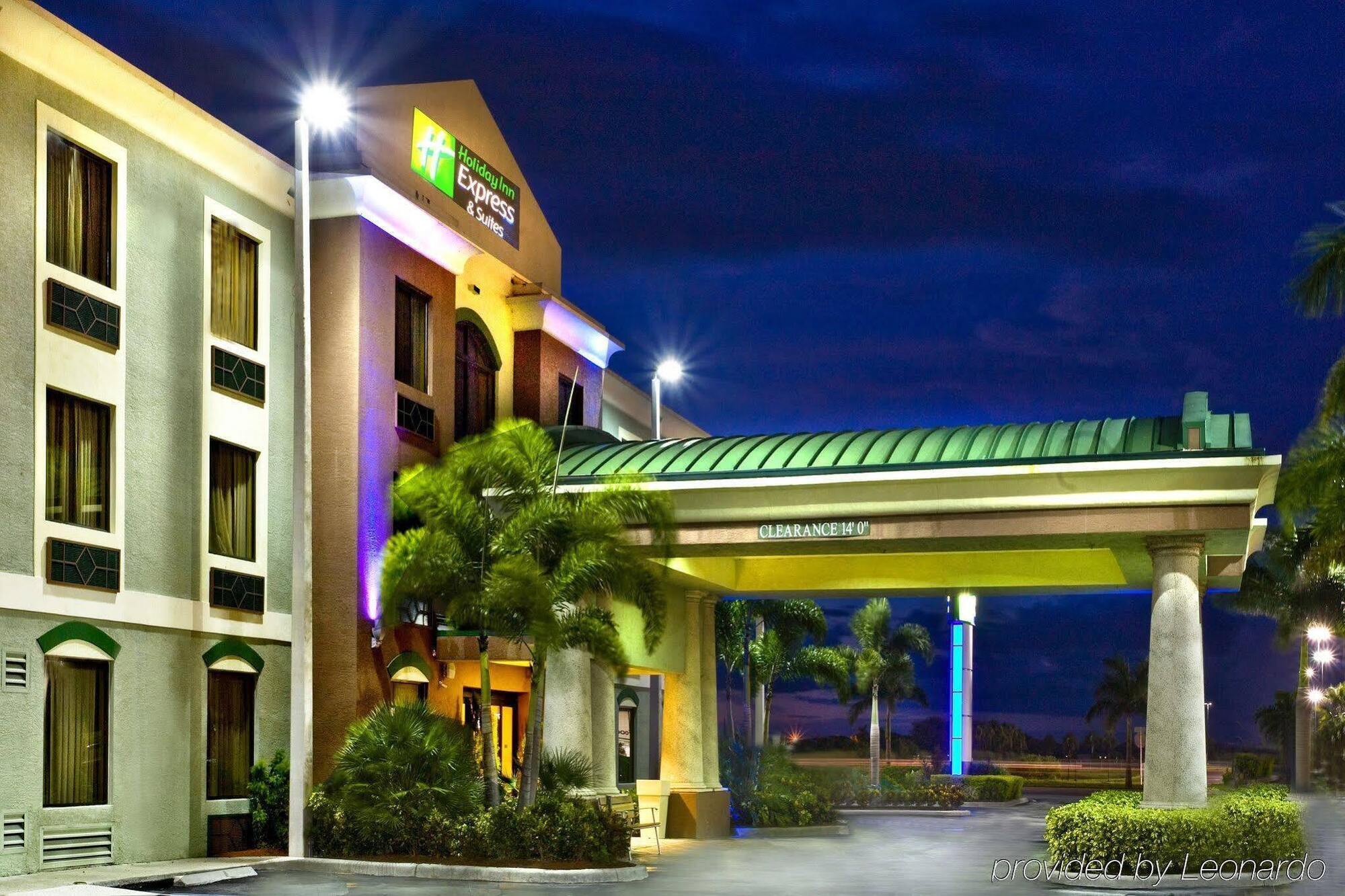 Holiday Inn Express Hotel & Suites Clewiston By Ihg Eksteriør billede